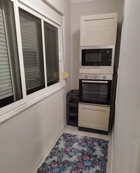 Shqiperi, jepet me qera shtepi 1+1 Kati 3, 66 m² 450 € (Rruga Dritan Hoxha)