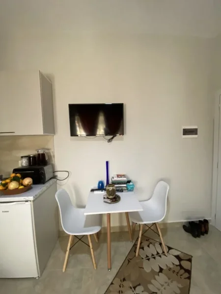 Tirane, jepet me qera 1+1 Kati 1, 30 m² 400 € (Myslym Shyri)