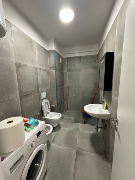 Tirane, shitet apartament 1+1+Ballkon Kati 5, 55 m² 88.000 € (Univer City)