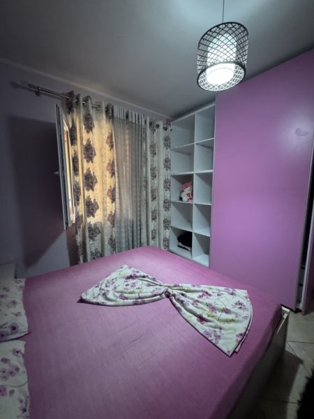 Tirane, jepet me qera apartament 1+1+Ballkon Kati 2, 80 m² 400 € (Rruga Jordan Misja Kompleksi Gener 2)