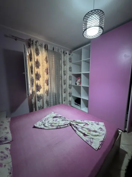 Tirane, jepet me qera apartament 1+1+Ballkon Kati 2, 80 m² 400 € (Rruga Jordan Misja Kompleksi Gener 2)