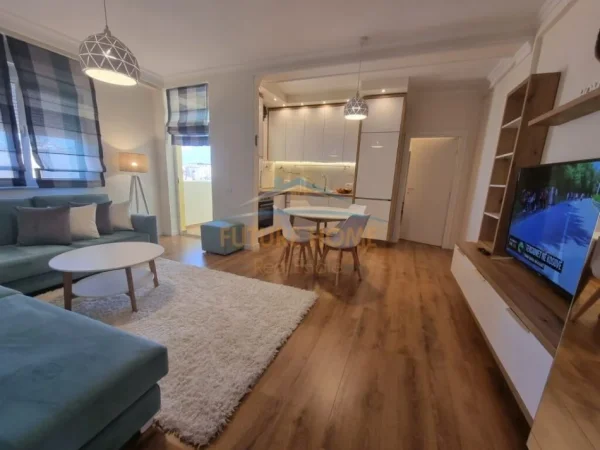 APARTAMENT 1+1 ME QERA , TEK RING CENTER