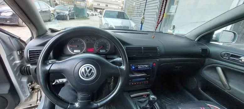 Tirane, shes makine Passat Nafte, gri metalizato manuale Kondicioner 209.000 km 2.700 €