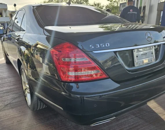 Tirane, shes makine Mercedes Nafte, gri e erret tiptronik Klima 131.000 km 22.000 €