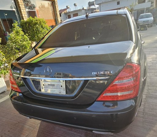 Tirane, shes makine Mercedes Nafte, gri e erret tiptronik Klima 131.000 km 22.000 €