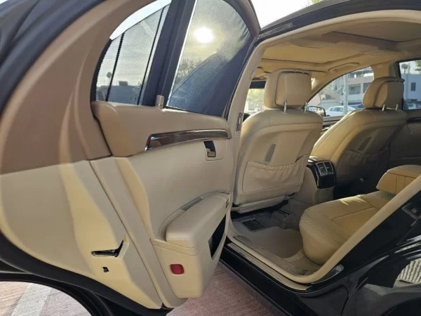 Tirane, shes makine Mercedes Nafte, gri e erret tiptronik Klima 131.000 km 22.000 €