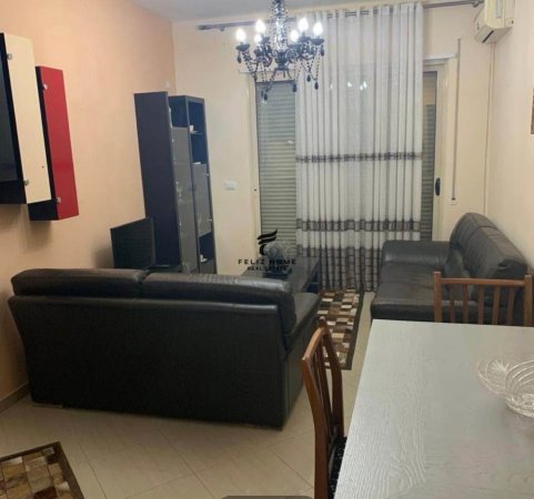 Tirane, jepet me qera apartament 2+1+Ballkon Kati 5, 90 m² 450 € (ASTIR)