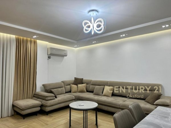 Tirane, jepet me qera apartament 2+1+Aneks+Ballkon Kati 5, 95 m² 900 € (Mozaiku)