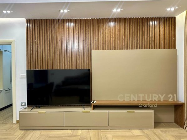 Tirane, jepet me qera apartament 2+1+Aneks+Ballkon Kati 5, 95 m² 900 € (Mozaiku)