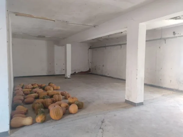 Permet, shitet ambjent biznesi Kati 1, 1.000 m² 495.000 € (Permet 6041 RRuga e Gurit)