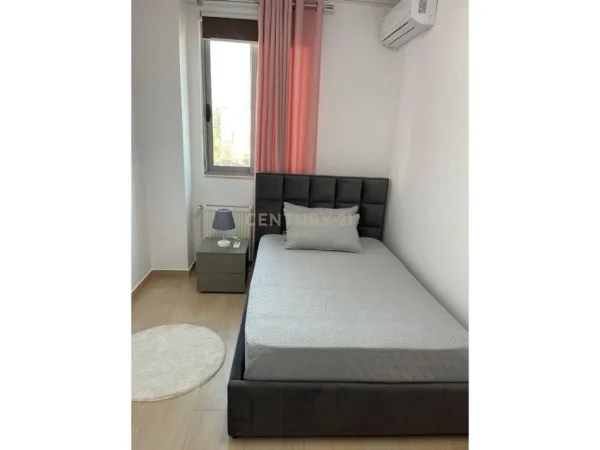 Tirane, shes apartament duplex Dublex Kati 6, 200 m² 380.000 € (RRUGA E DURRESIT)