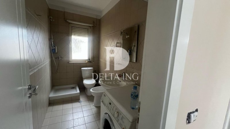 Tirane, jepet me qera apartament 2+1 Kati 7, 90 m² 650 € (Rruga Fortuzi)
