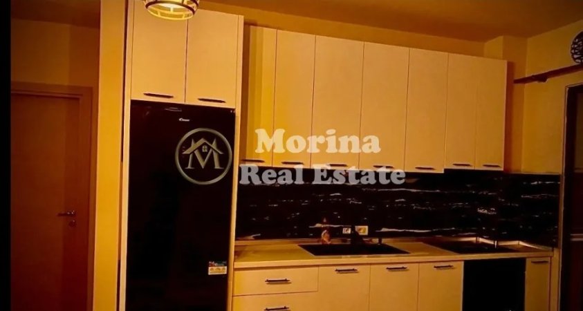 Tirane, jepet me qera apartament 1+1 Kati 2, 65 m² 400 € (Rruga 5 Maji)
