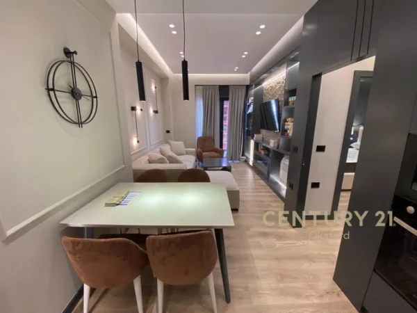 Tirane, jepet me qera apartament 1+1 Kati 12, 74 m² 1.050 € (Rruga e Kavajes)