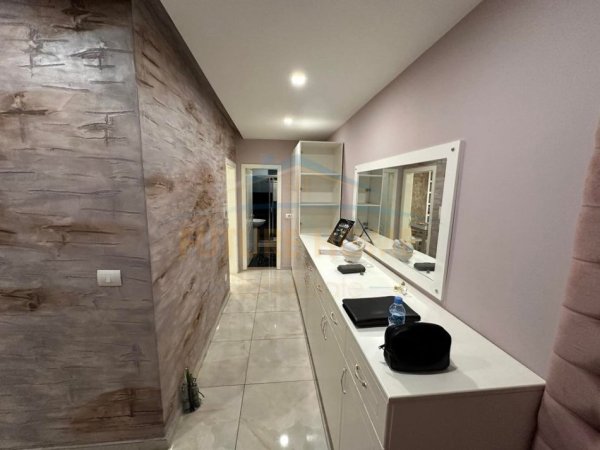 Tirane, shitet apartament 2+1 Kati 3, 107 m² 210.000 € (Liqeni i Thate)