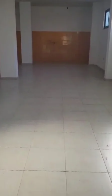 Tirane, jepet me qera magazine Kati 0, 200 m² 800 € (Autostrada Tirane- Durres)