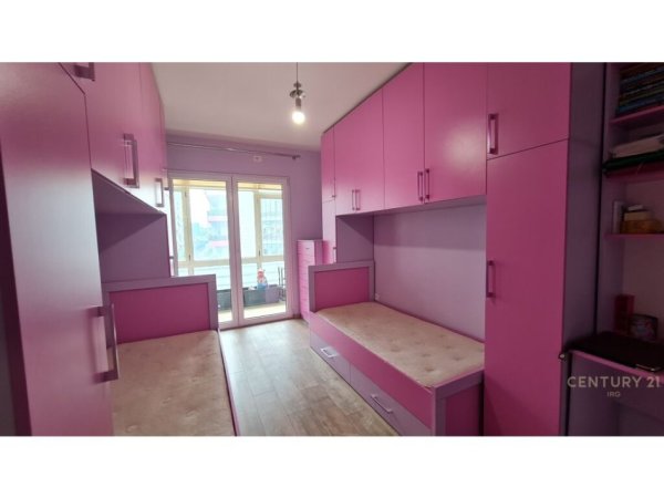 Tirane, jepet me qera apartament 2+1+Ballkon Kati 3, 113 m² 550 € (Astir)