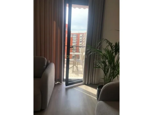 Tirane, jepet me qera apartament 1+1 Kati 5, 75 m² 1.100 € (Deliorgji)