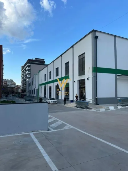 Tirane, jepet me qera magazine Kati 0, 1.000 m² 7.000 € (ALI DEMI)