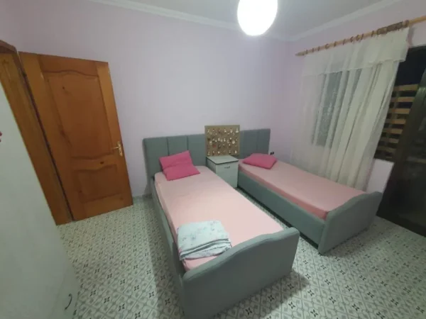 Tirane, jepet me qera apartament 2+1+Ballkon , 80 m² 550 € (Rr. ELbasanit)