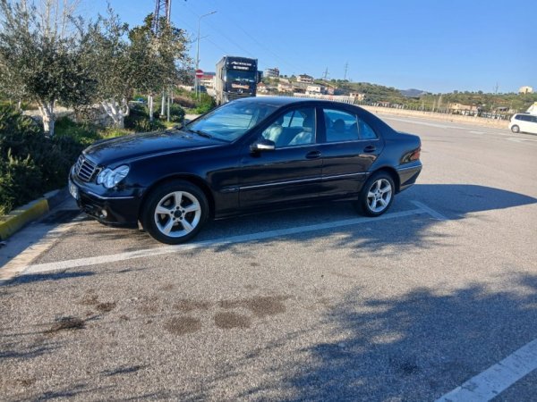 Lushnje, shes makine benz c class Nafte, blu e errët manuale Kondicioner 350.000 km 3.500 €