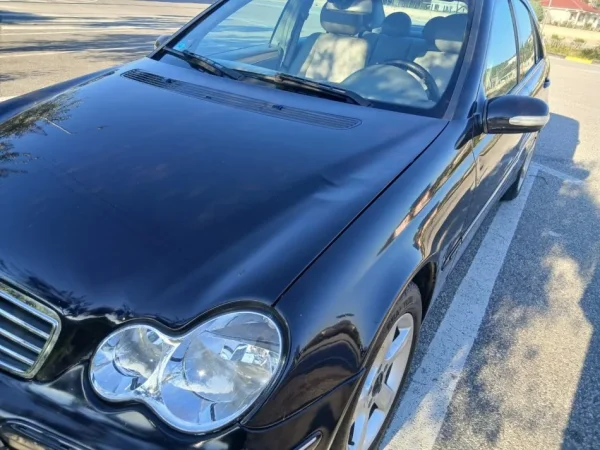 Lushnje, shes makine benz c class Nafte, blu e errët manuale Kondicioner 350.000 km 3.500 €