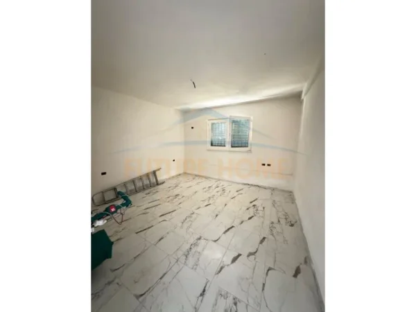 Shitet, Vilë 2 Kate+Papafingo, Fresk