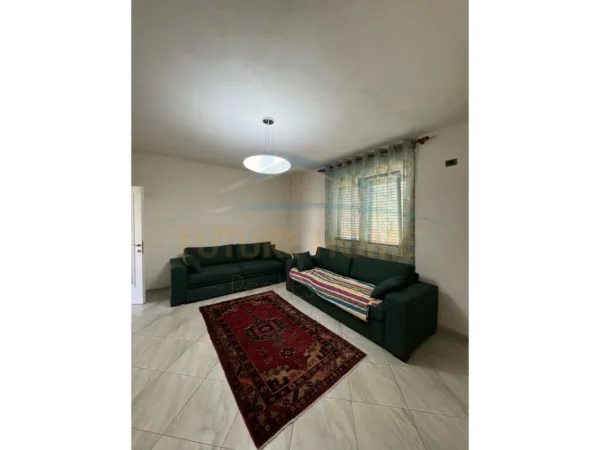 Shitet, Vilë 2 Kate+Papafingo, Fresk