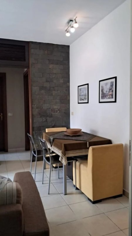 Tirane, jepet me qera apartament 2+1+Ballkon Kati 3, 90 m² 600 € (Ish Fusha Aviacionit)