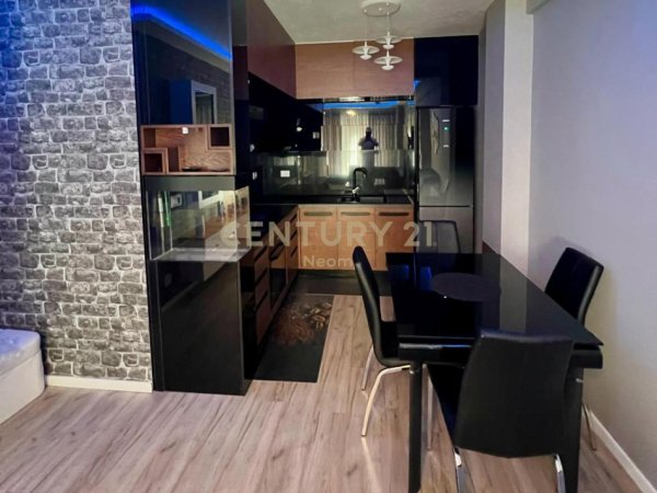 Tirane, shitet apartament 2+1 Kati 2, 87 m² 118.000 € (Astir)