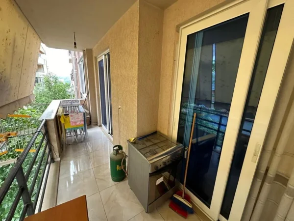 Tirane, shitet apartament 2+1+Ballkon Kati 3, 107 m² 210.000 € (liqeni i thate)