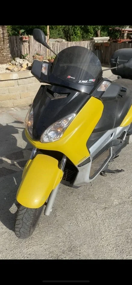 Shkoder, shes Motociklete Motorr X max 250 2009 me dogane te paguar , e verdhë 34.000 km 1.900 €