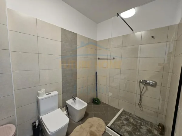 Tirane, shitet apartament 3+1 Kati 3, 144 m² 350.000 € (Liqeni i Thate)