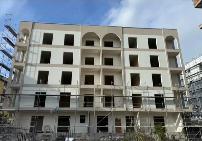 Durres, shitet apartament 1+1+Ballkon Kati 4, 63 m² 73.000 € (Golem)