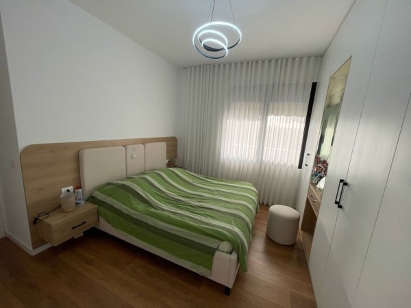 Tirane, jepet me qera 2+1+Ballkon Kati 8, 75 m² 750 € (Don Bosko)