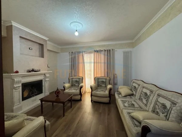 Qera, Vile, Rruga Elbasanit, Prane Fakultetit Ekonomik,Tirane.