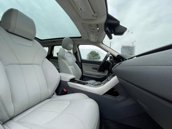 Tirane, shes makine RANGE ROVER EVOQUE Benzin, bezhë automatik Klima 102.000 km 17.500 €