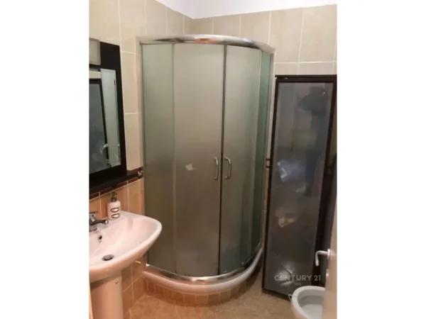 Tirane, shes apartament 2+1+Aneks+Ballkon Kati 8, 111 m² 260.000 € (KIKA 1 KOMUNA E PARISIT!)