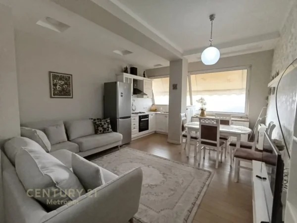 Tirane, jepet me qera apartament 2+1 Kati 5, 90 m² 750 € (Vasil Shanto)