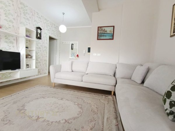 Tirane, jepet me qera apartament 2+1 Kati 5, 90 m² 750 € (Vasil Shanto)