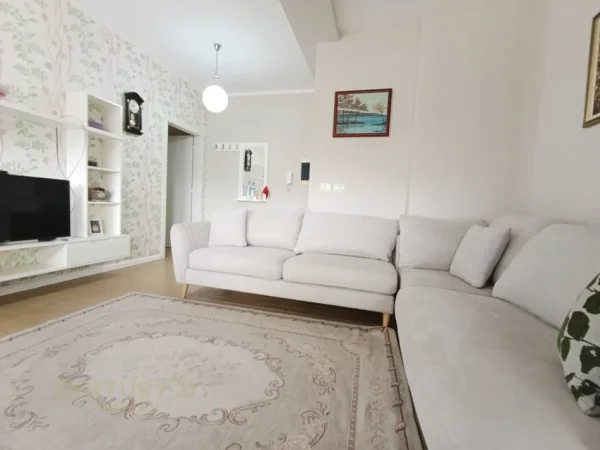 Tirane, jepet me qera apartament 2+1 Kati 5, 90 m² 750 € (Vasil Shanto)