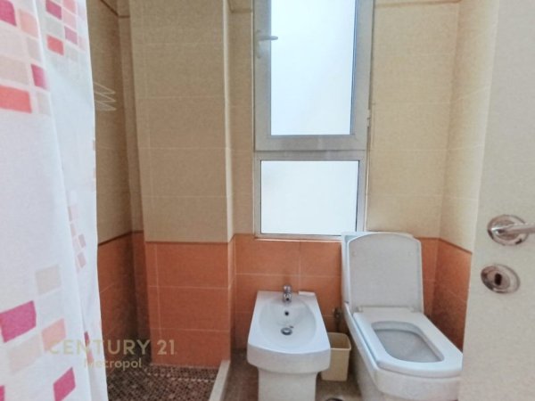 Tirane, jepet me qera apartament 2+1 Kati 5, 90 m² 750 € (Vasil Shanto)