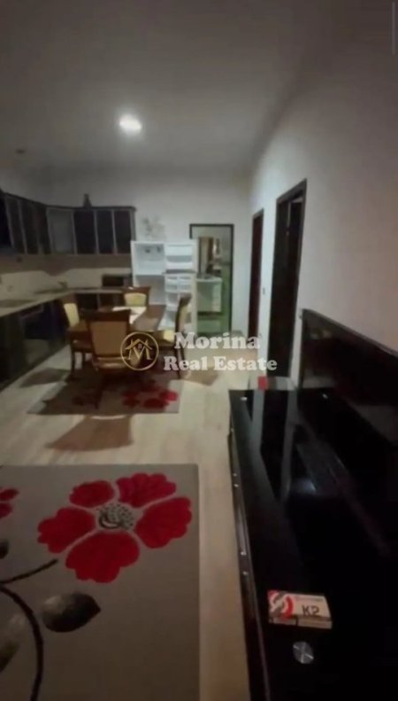 Tirane, jepet me qera apartament 2+1 Kati 3, 400 m² 400 € (Jordan Misja)