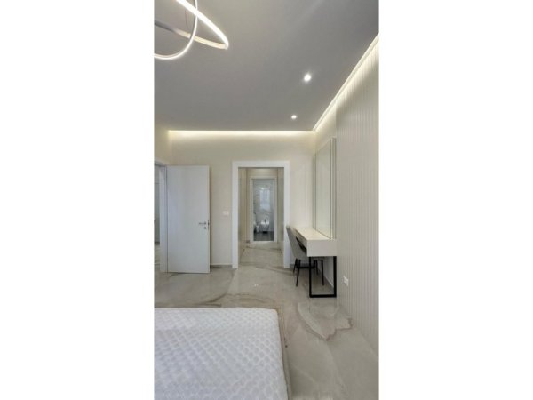 Tirane, jepet me qera apartament 2+1+Aneks+Ballkon Kati 17, 110 m² 1.200 € (Residena “Garden Building”)