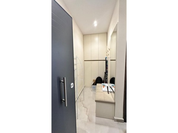 Tirane, jepet me qera apartament 2+1+Aneks+Ballkon Kati 17, 110 m² 1.200 € (Residena “Garden Building”)