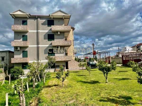 Tirane, jepet me qera Vile 3 Katshe Kati 4, 1.300 m² 1.100 € (Qtu)