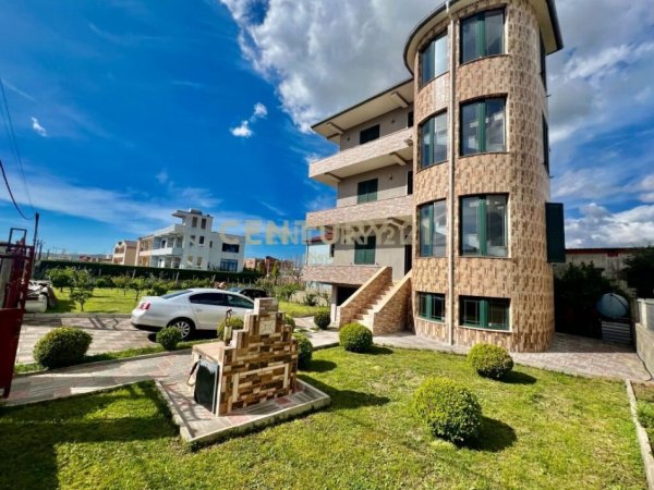 Tirane, jepet me qera Vile 3 Katshe Kati 4, 1.300 m² 1.100 € (Qtu)