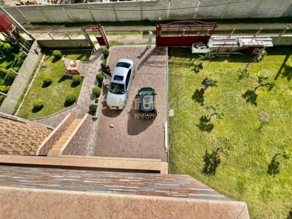 Tirane, jepet me qera Vile 3 Katshe Kati 4, 1.300 m² 1.100 € (Qtu)