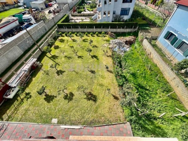 Tirane, jepet me qera Vile 3 Katshe Kati 4, 1.300 m² 1.100 € (Qtu)