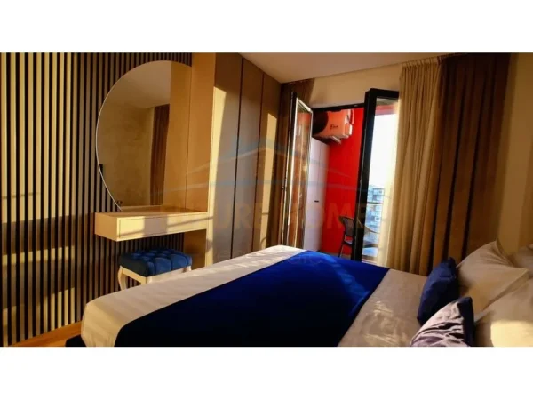 Tirane, jepet me qera apartament 1+1 Kati 8, 65 m² 600 € (deodor keko)